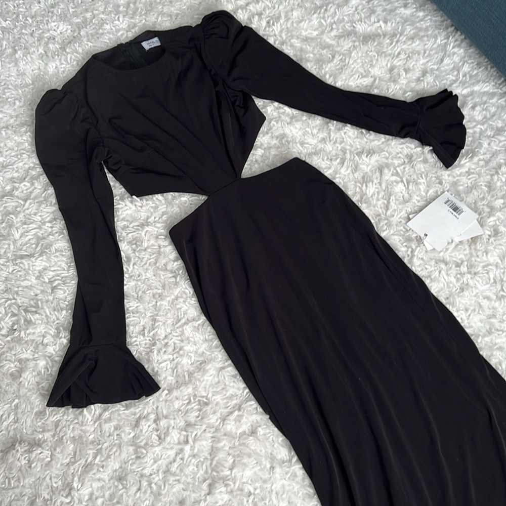 Mac Duggal Long Sleeve Puff Shoulder Cut Out Gown - Picture 4 of 9